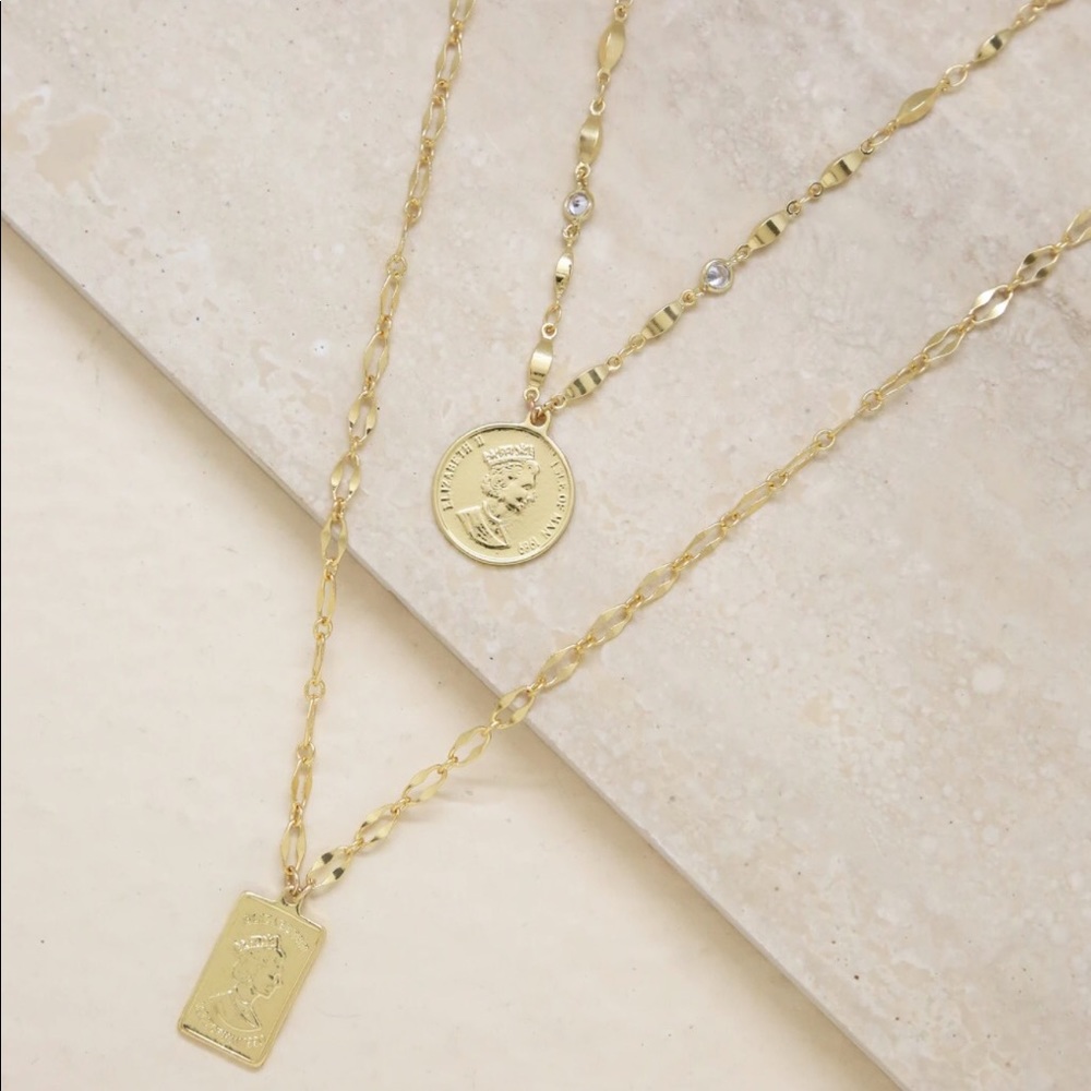 Gold necklace set